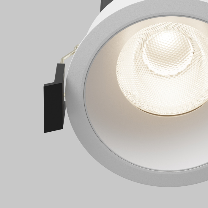 DL117-15W-4K-W Maytoni