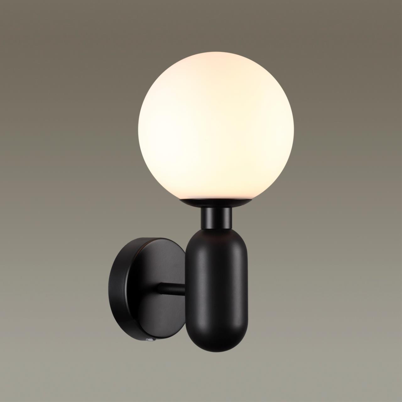 4668/1W Odeon Light