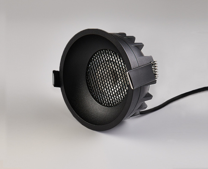 IT08-8032 black 3000K_