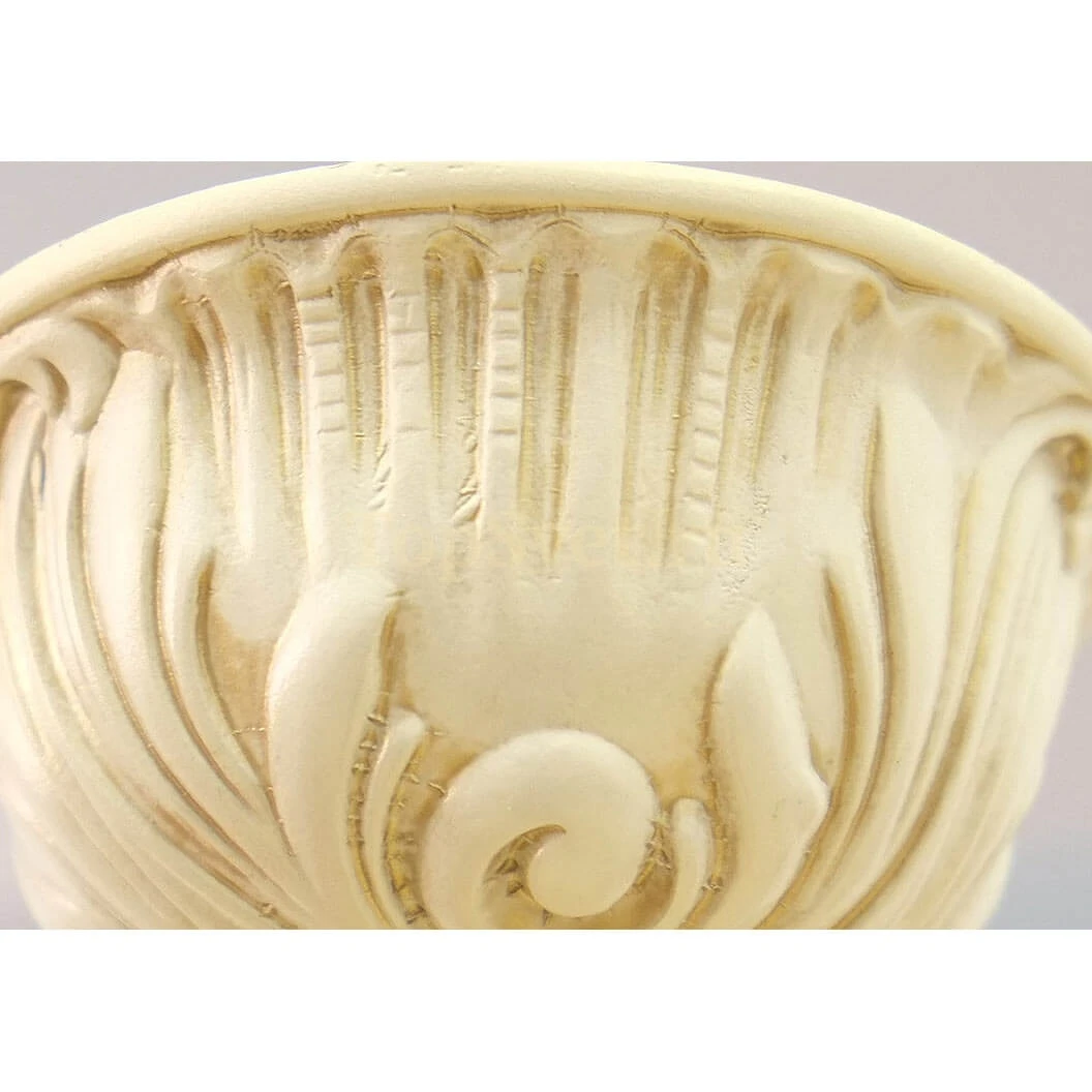2081/6 IVORY- WHITE GLASS Nervilamp