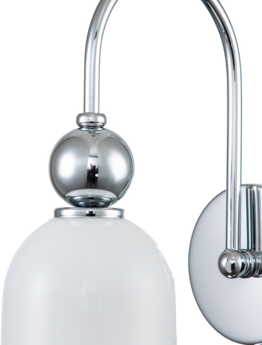 686/1A Chrome Escada
