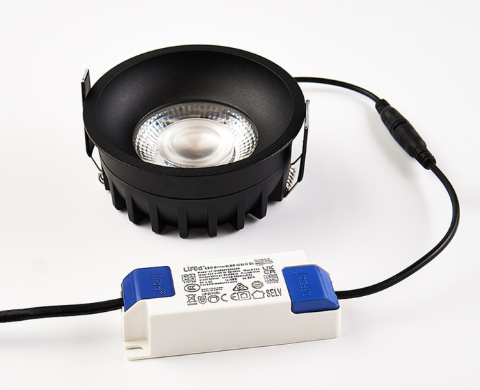 IT08-8032 black 3000K_